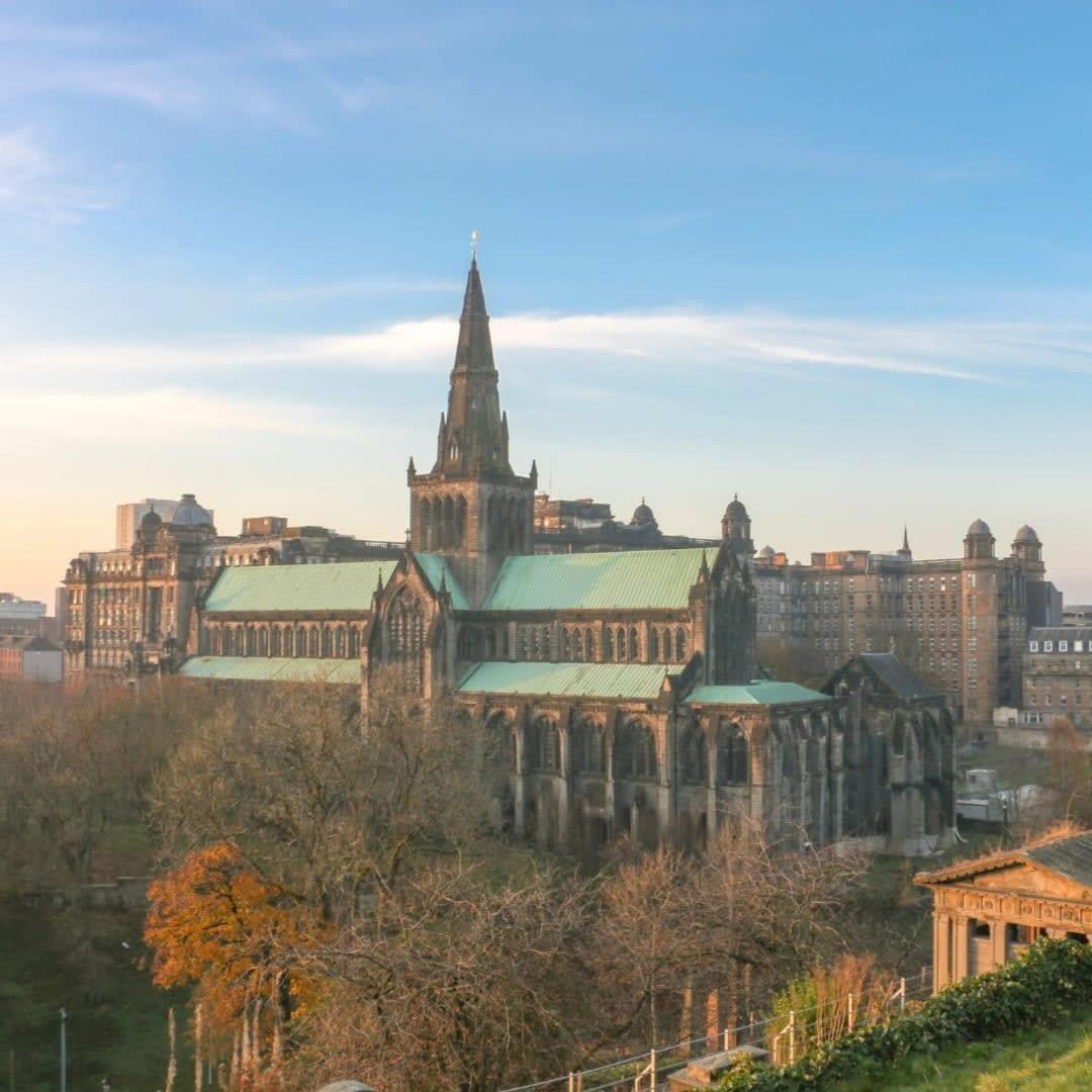 Bright Central Flat With Balcony And Free Parking Glasgow Eksteriør billede